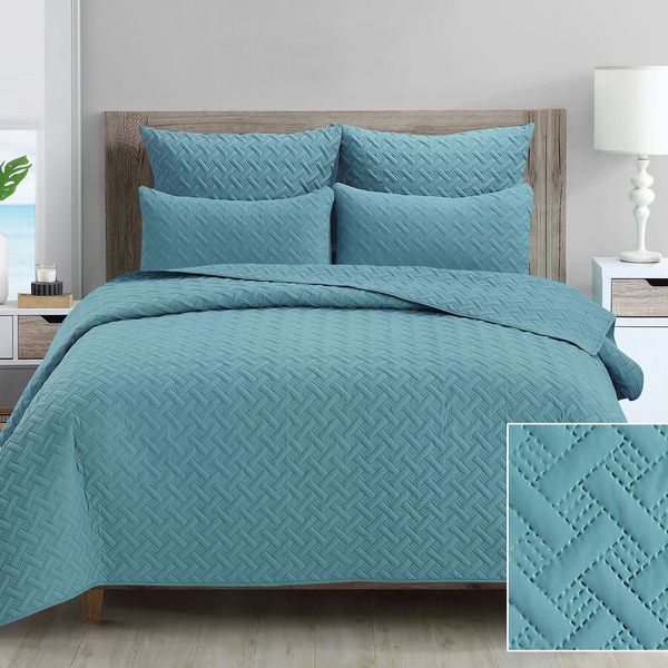 Infinity Light Blue King Quilt set