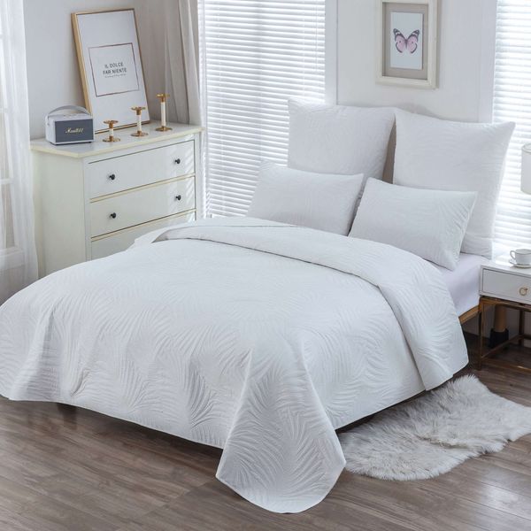 Gardenia White King Quilt Set