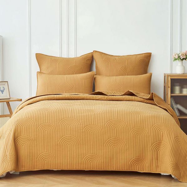 Rainbow Gold Queen Quilt Set